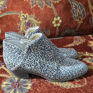 Crown & Ivy Leopard Print Ankle Boots